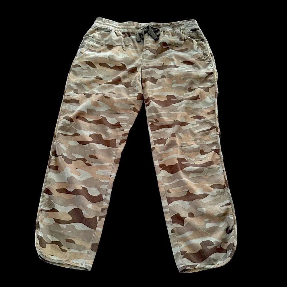 NWT Caslon Size Medium Green Camo Camouflage Pull On Pants Stretch Spring New